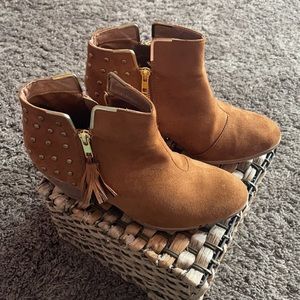 Cute ankle boots!